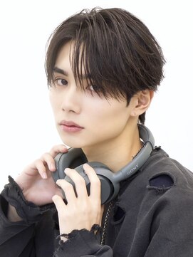 メンズミディアムセンターパート毛流れニュアンスパーマ渋谷