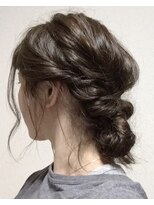 キー ヘアーアンドビューティーサロン(Kii hair&beauty salon)&nbsp;後れ毛たっぷりのヘアアレンジ