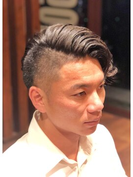 キングズバーバーショップ ツービッツ(King's Barbershop 2-bits) ツーブロック