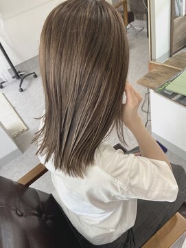 ロニ(Roni) ハイライトグレージュ