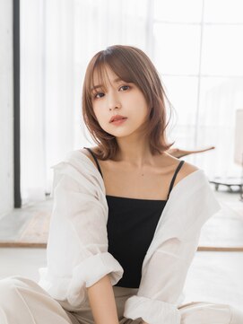 エレノア 川崎(Eleanor) 【20代・30代・40代ミディアム外ハネフェイスレイヤー】