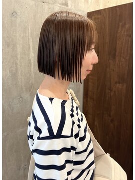 アンバー(AMBER) 切りっぱなしボブ