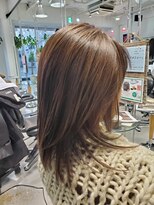 ビー ヘアードレッサーズ(b.Hair Dressers)&nbsp;レイヤーカット/白髪ぼかし/白髪染め