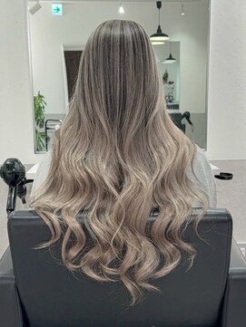 シエラ 南船場(CIERA.) 外ハネボブ美髪ワイドバングボブヘア グレージュ