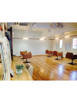 少人数だからこその細やかな気配りが嬉しい♪気さくなスタッフがお出迎えしてくれるから居心地の良さも◎