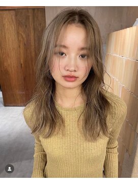 セーヌ(CEINE) ハイトーンベージュ/ベージュ/ブリーチ/透明感カラー/aujua