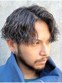 渋谷ツイストスパイラルパーマメンズカットセンターパート30代