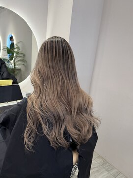 ベージュバレイヤージュ