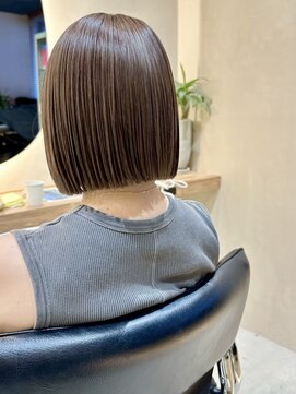 ヒビヲ(HIBIO) 切りっぱなしボブタッセルボブダブルカラーハイライトグレージュ