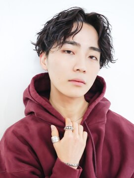 ウェイビーエフティフィフス 横浜西口(WAVEY ft.fifth) センターパート波巻きツイストスパイラルパーマツーブロック