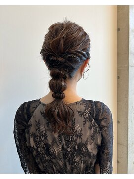 アチーブ ヘア デザイン(achieve hair design) お呼ばれヘアセット 編み下ろしまとめヘア 金箔 結婚式