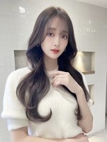 フォンズ(FONS)&nbsp;透明感グレージュ×小顔顔まわりレイヤーで叶うトレンド韓国ヘア