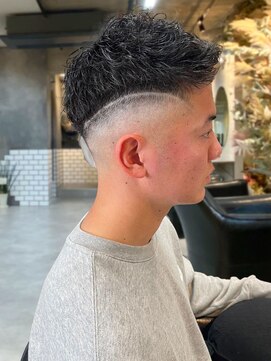 ザ マイル(The mile) バリアートアップバング刈り上げツーブロックスパイキーショート