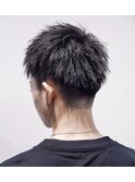横顔が決まるツイスト刈り上げショート