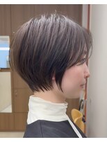 リアン アオヤマ(Liun Aoyama)&nbsp;大人くびれショート/前髪あり/アッシュベージュ/30代/40代/50代