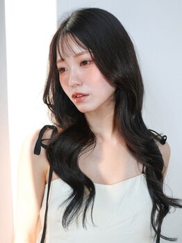 ヘアメイク ハピッシュ(hair make Happysh)の写真/《上新庄/プライベートサロン》落ち着きのある広々とした空間で大人女性のお悩みを改善し美髪へ導きます♪