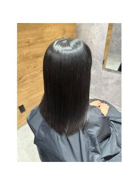 韓国レイヤーカット×暗髪カラー×髪質改善