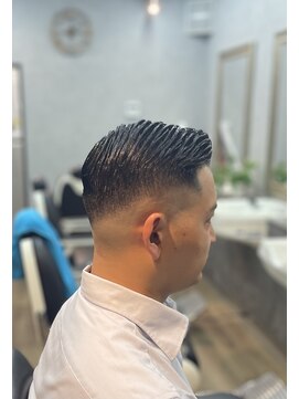 ヴェルデ シンバシ(VERDE SHINBASHI) スキンフェード