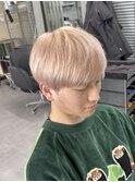 ピンクベージュブリーチカラーハイトーンメンズカット刈り上げ