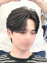 メンズヘアセンス 渋谷(MEN'S HAIR SENSE)&nbsp;ブルーブラック/フェザーパーマ/刈り上げセンターパート/メンズ