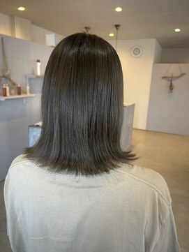 ニナル(Ninal) 透明感たっぷり結べるボブ×アッシュオリーブ