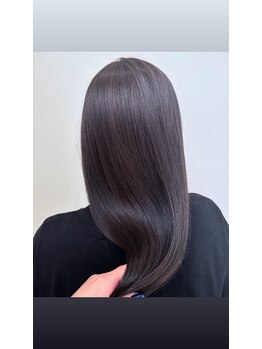 ヘアーサロン トランク(TRUNK)の写真/暗めのカラーでも透明感があり、ツヤ感カラーがおすすめ！