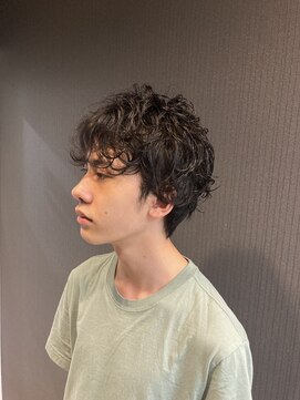 リリー(Lily) 外国人風強めパーマ【理容室】大森/理容室／フェード