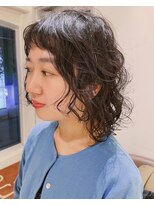 大きめ緩めしっかりめのミディアムレイヤーパーマ