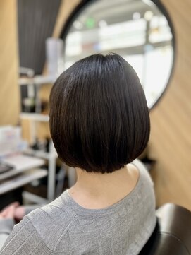 アキコ(AKIko) ショートボブ