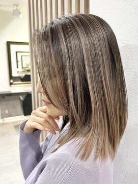 シュルール(chorule) 白髪ぼかし+バレイヤージュ+ミディアム