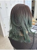 ピスタチオグリンのグラデーションカラーとレイヤーカット