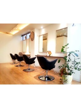 自分だけの癒しの時間を、浦和駅から徒歩1分のプライベートサロンで。リラックスしながら美髪が手に入る♪