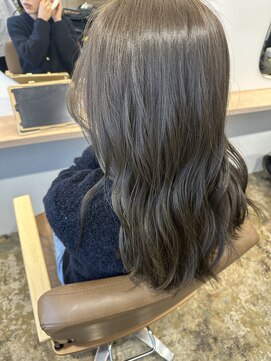 ユッカ 梅田(YUCCA) 【 YUCCA 】大人可愛い20代30代40代/グレージュ