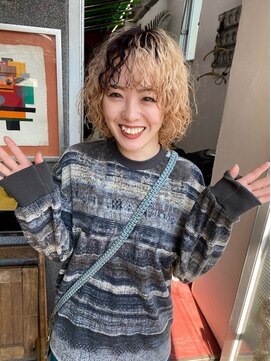 フィン(fin,) fin, ケアブリーチカラー/ハイトーン/ダブルカラー/パーマ/天神