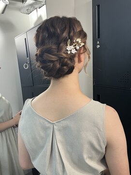 アフィナー 新宿(Afinar) 編み込みシニヨン