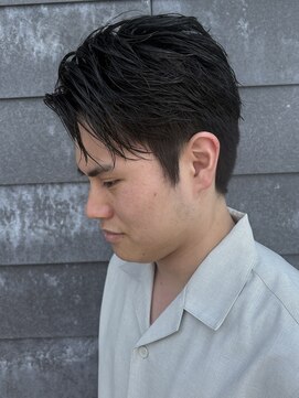 ヒュイル バイ ニアウ(Hwyl by Niau) メンズマッシュセンターパートスパイラルパーマニュアンスパーマ