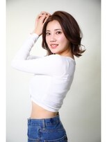 スリーナイン(THREE NINE)&nbsp;ＴＨＲＥＥＮＩＮＥ　フェアリーミディアムボブ