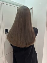 ロマリア ヒルズ 表参道 原宿(Lomalia HILLS)&nbsp;グレージュ似合わせカット[表参道ダブルカラーケアブリーチ]