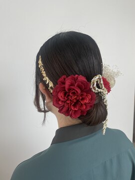 カッツ 駅家店(CUT S) 華やかタイトシニヨン