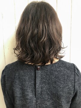 メルト 吉祥寺(melt) 【melt】小顔レイヤーミディ ラフパーマ 大人 サイド 丸顔