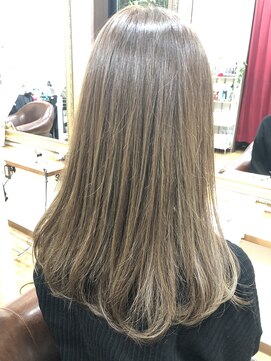 リリー ヘアーアンドビューティー(Lily) ミルクティーベージュ