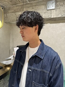 ゼスト リル 新宿(ZEST lill) 塩澤太一 シャドウパーマ 癖毛風 無造作パーマ 新宿