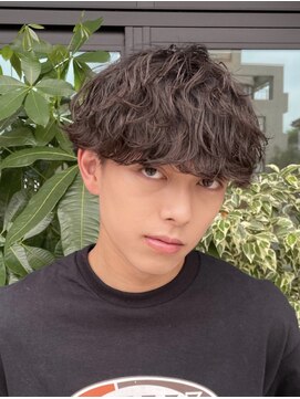 レタッチ バイ フィフス 天神大名(RETOUCH by fifth) シャドウパーマスパイラルパーマツーブロックメンズパーマ束感