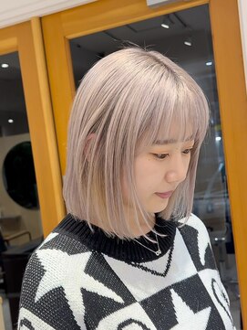 スタン 渋谷(Stam) ダブルカラーショートカットハイトーン大人ショートボブ前髪あり