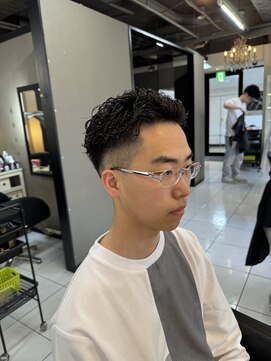 アイズ 海老名(AIZU) 極道パーマ 宮城リョータ風パーマ 海老名パーマ 眉毛カット