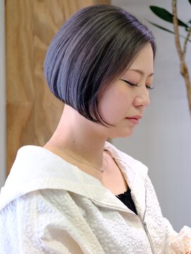 ムロ(Mulo) ブリーチカラーモノトーングレーカラー☆ボブ20代30代40代