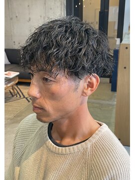 モーブ(MAUVE) ツイストスパイラルパーマメンズマッシュツーブロック刈り上げ