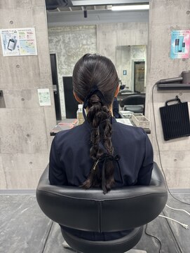 コワファースト長崎シャンプーボーイ 2nd(COIFF1RST 長崎 SHAMPOO BOY) タイトアレンジ 編みおろしアレンジ お呼ばれアレンジ 長崎浜町