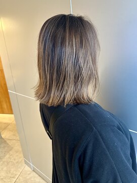 リノア 鵠沼海岸(LINOA) ダークアッシュ/似合わせカット/ミディアムレイヤー