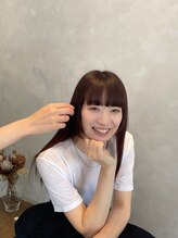 ポワントドゥピエ(pointes de pieds)&nbsp;ナチュラルストレート×シースルーバング